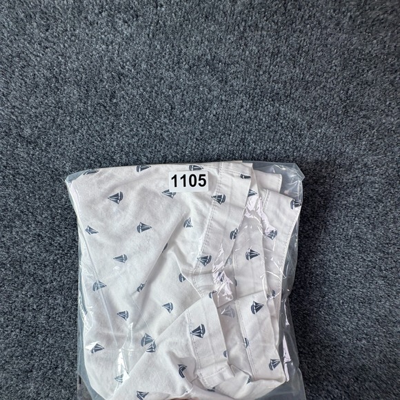 Gloria Vanderbilt Bermuda Shorts Womens 10 White Boat Print Pockets Casual Wear - Picture 7 of 7